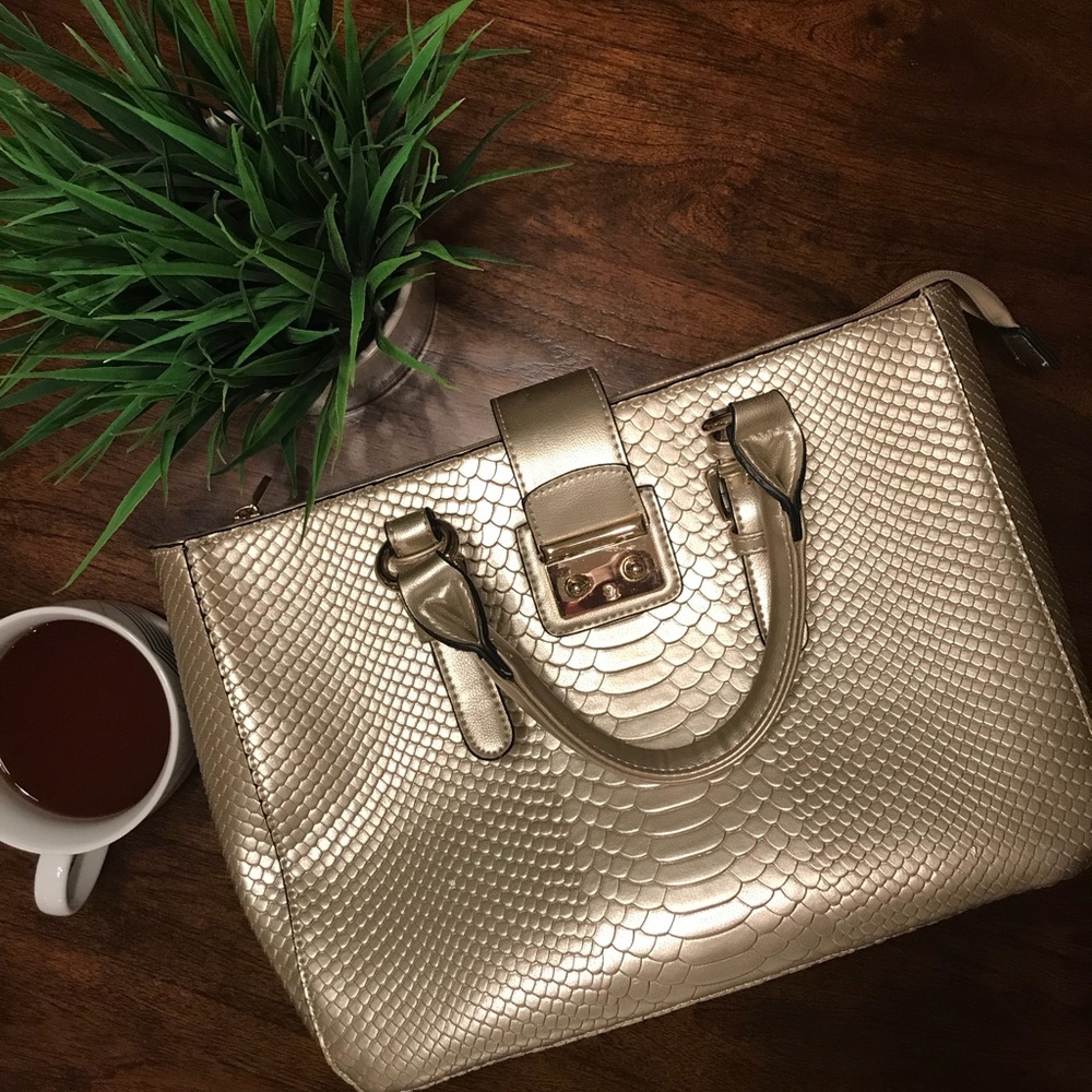 Gold Business Purse 👜